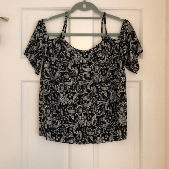 Cold shoulder tank top black and white paisley - Picture 1 of 4